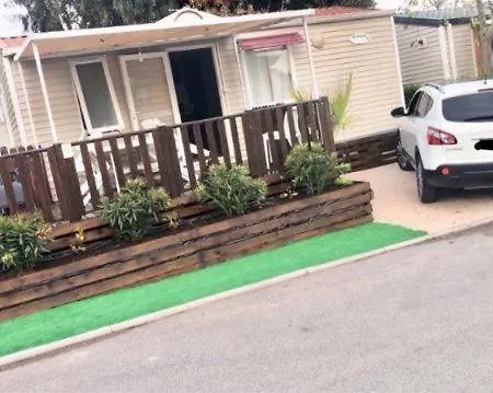 Parque de Campismo Mobilhome Au Nom De Medouze Fréjus